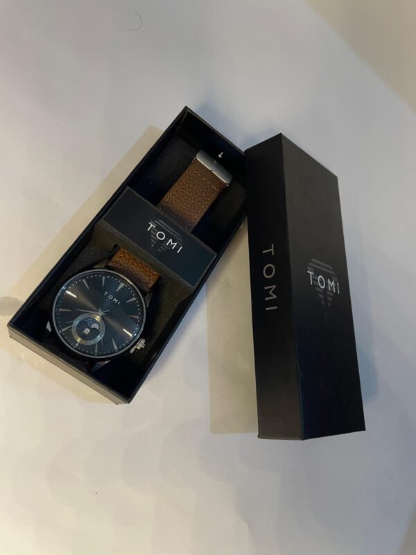 TOMI Classic Brown Leather Wristwatch