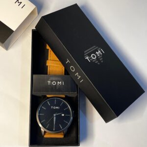 TOMI Minimalist Leather Strap Wristwatch